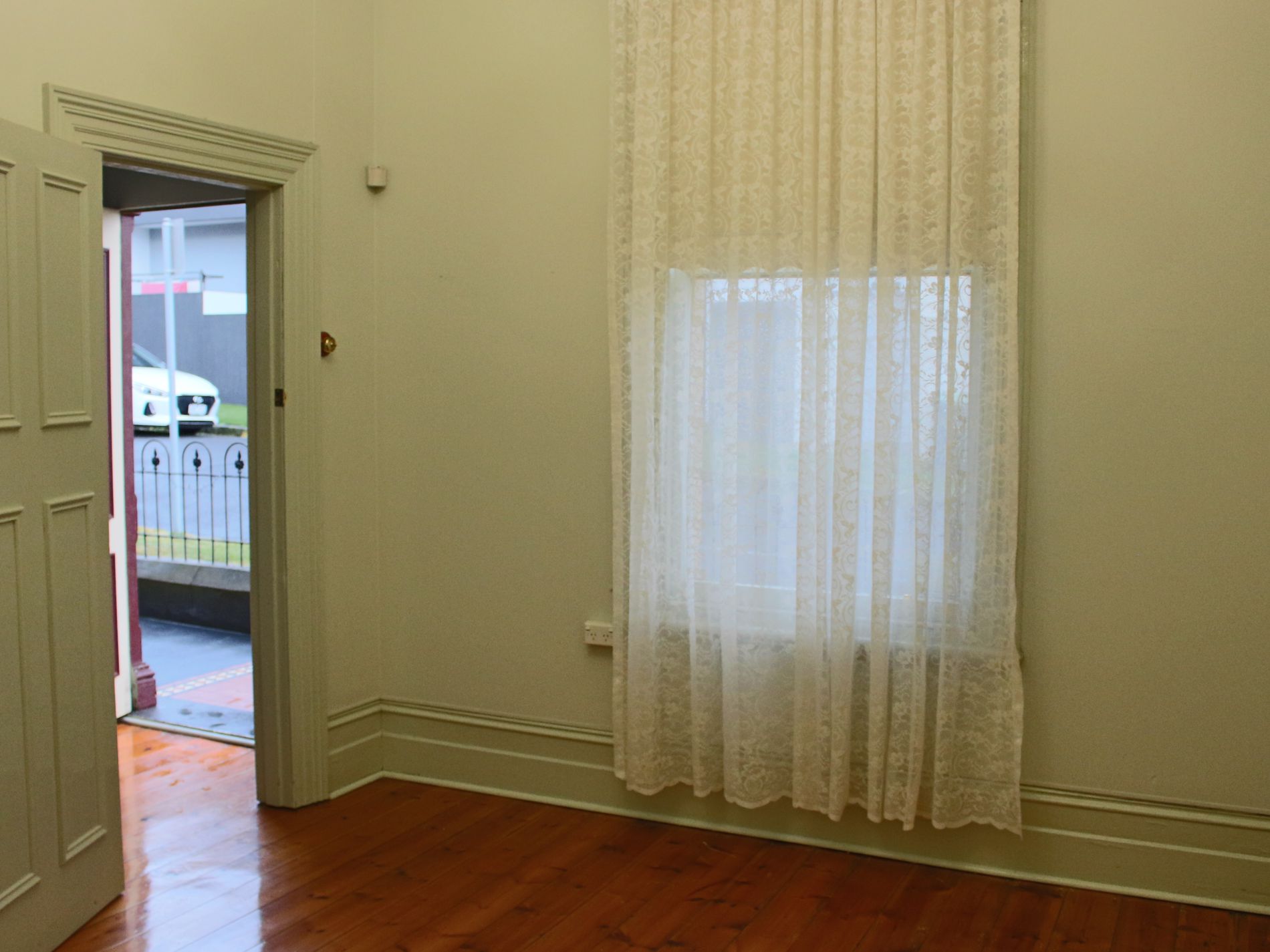 1 Raglan Street, Newtown