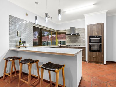 8 Heatherlea Parkway, Leeming