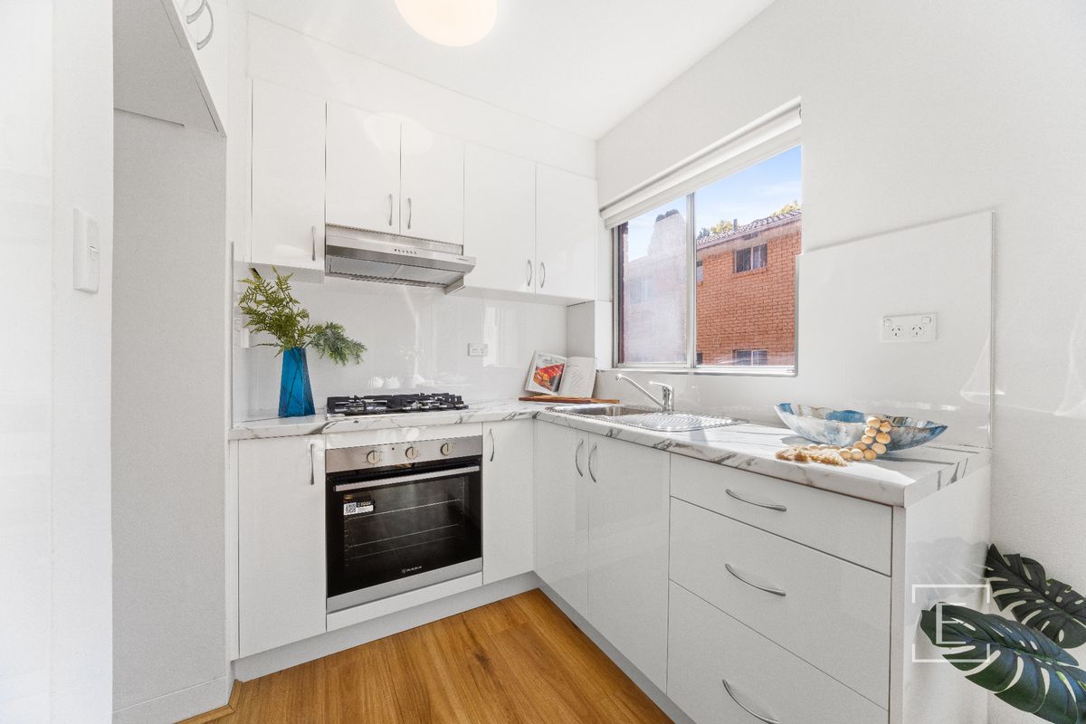 2 / 6 Punt Road, Gladesville