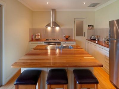 2 Bindi Court, Lavington