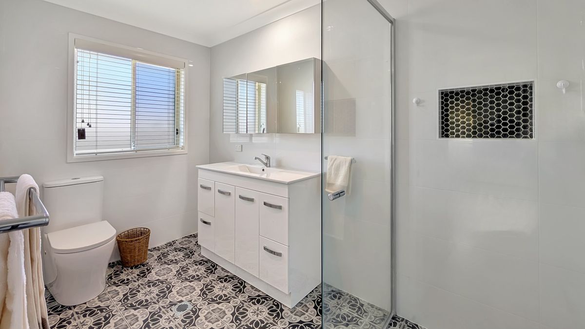 5 Tarourga Place, Dalmeny