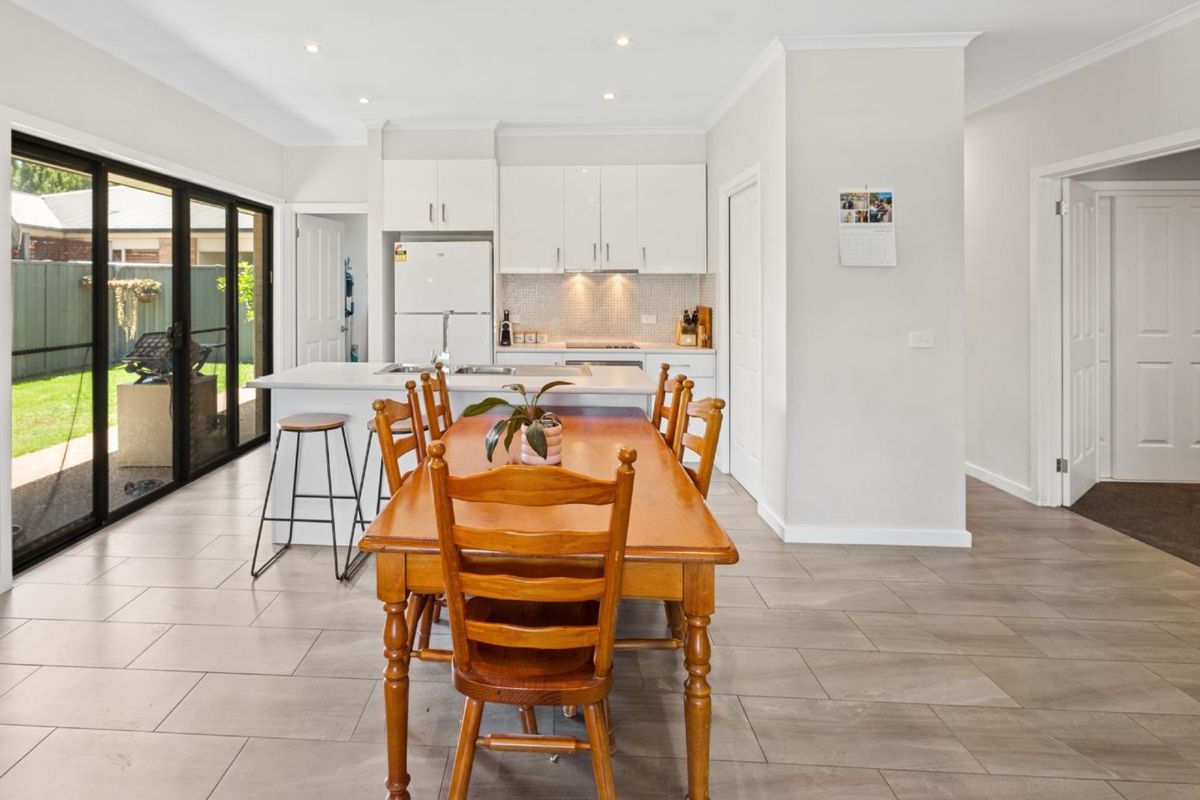 87 Cambridge Drive, Mansfield