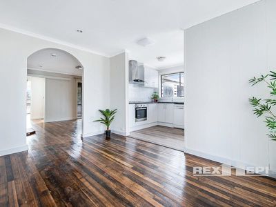 6 Thomas Crescent, Cranbourne