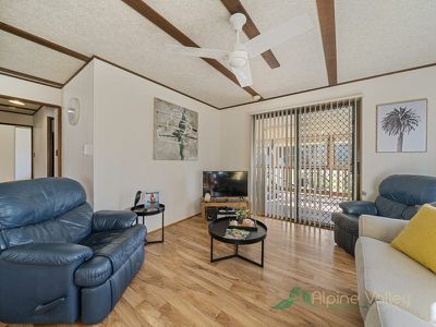 4 Damms Court, Tawonga South