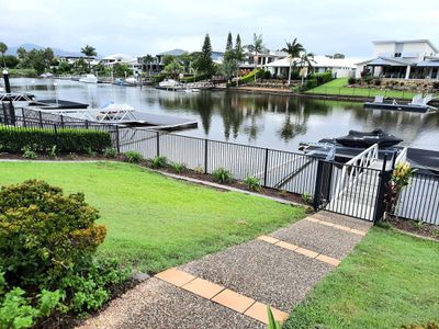 35 Ferrymans Court, Helensvale