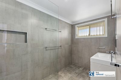 14 Valley Drive, Tamworth