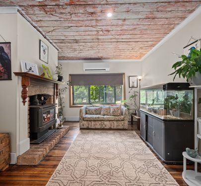 6 Bluetop Road, National Park