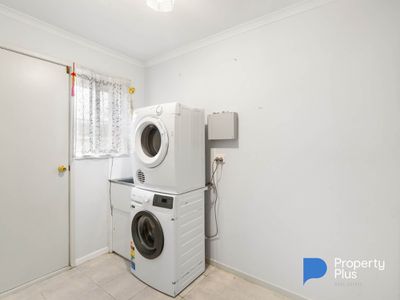 Rooms 1 - 7/11  Magazine Boulevard, Golden Square