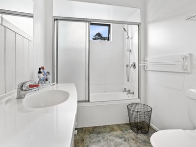 276 Sturges Road, Henderson