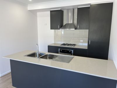 5 Rayer Walk, Tarneit