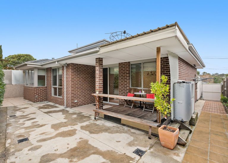 2 / 1 Sylvan Crescent, Ashwood