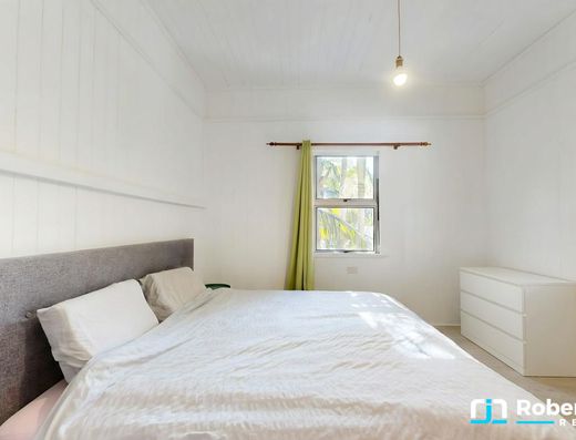 Renovated queenslander in the heart of Boreen Point. image 7