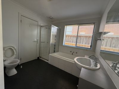 34 Burswood Drive, Wyndham Vale