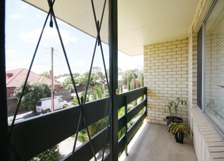3 / 33 Beach Road, Brighton