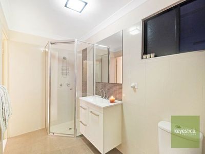 6 Lord Howe Promenade, Douglas