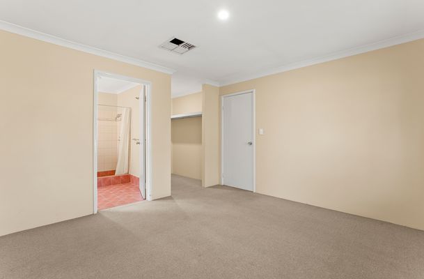 13 Valheru Avenue, Rockingham