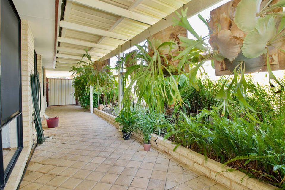 27 Holcombe Road , Warnbro