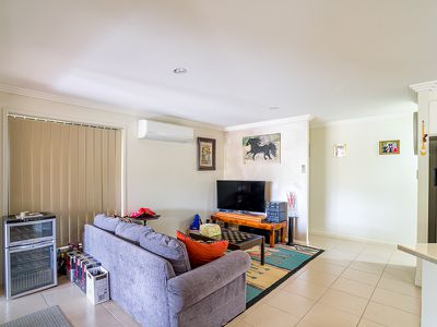 8 McIntyre Court, Urraween
