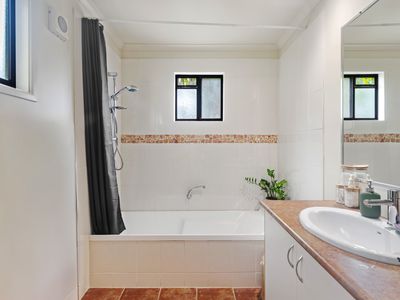 Upstairs Unit / 79 Balmoral Road, Montville