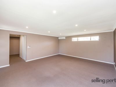 28 Haring Green, Atwell