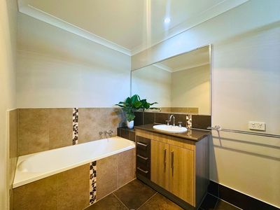 6 / 8-10 Lambert Drive, Moranbah