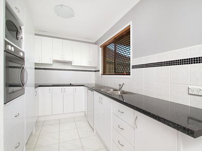 18 / 111 Barbaralla Drive, Springwood