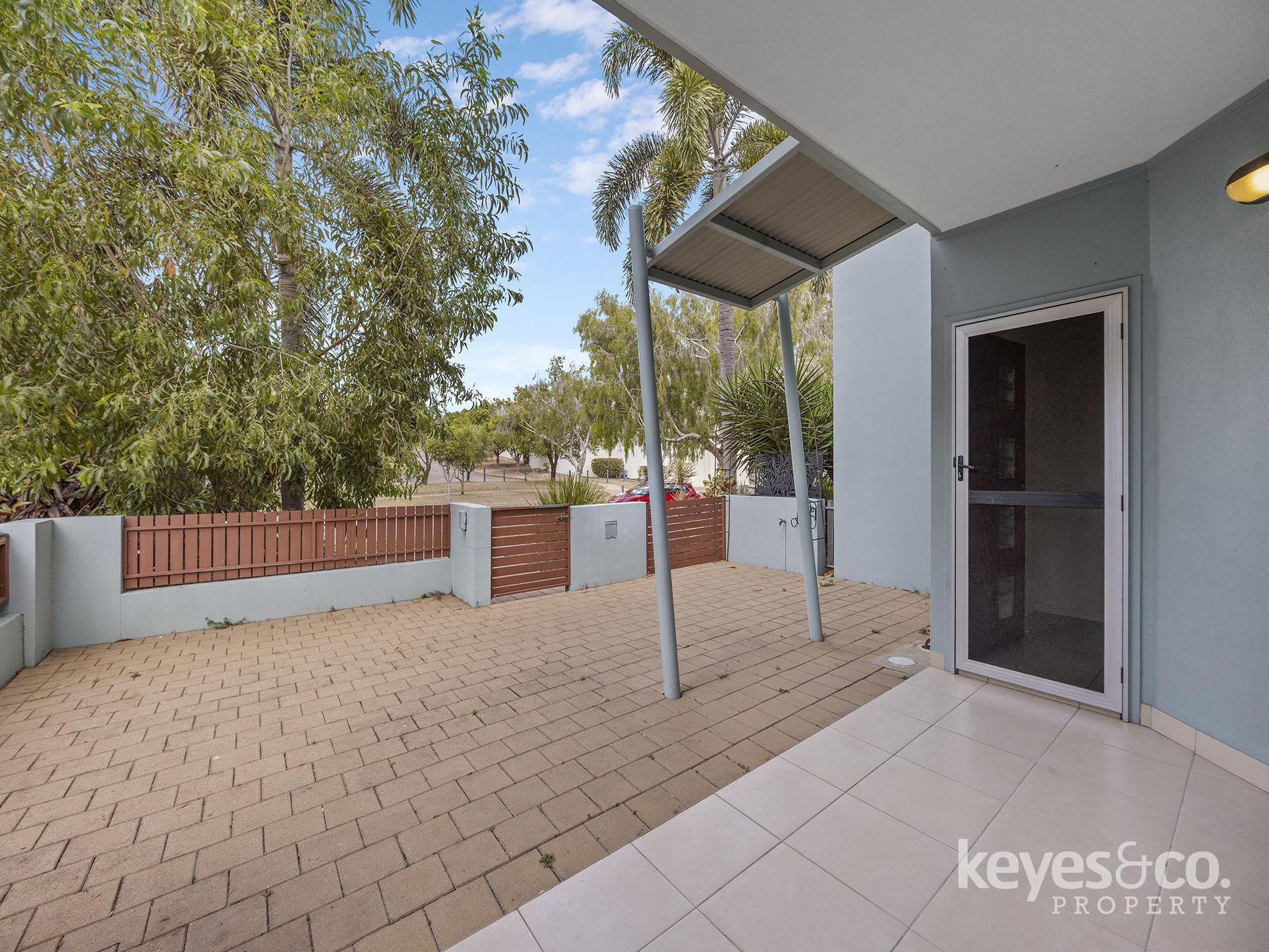 213 Riverside Boulevard, Douglas