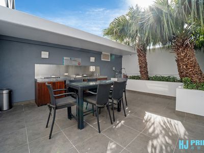 21 / 2729 Gold Coast Highway, Broadbeach
