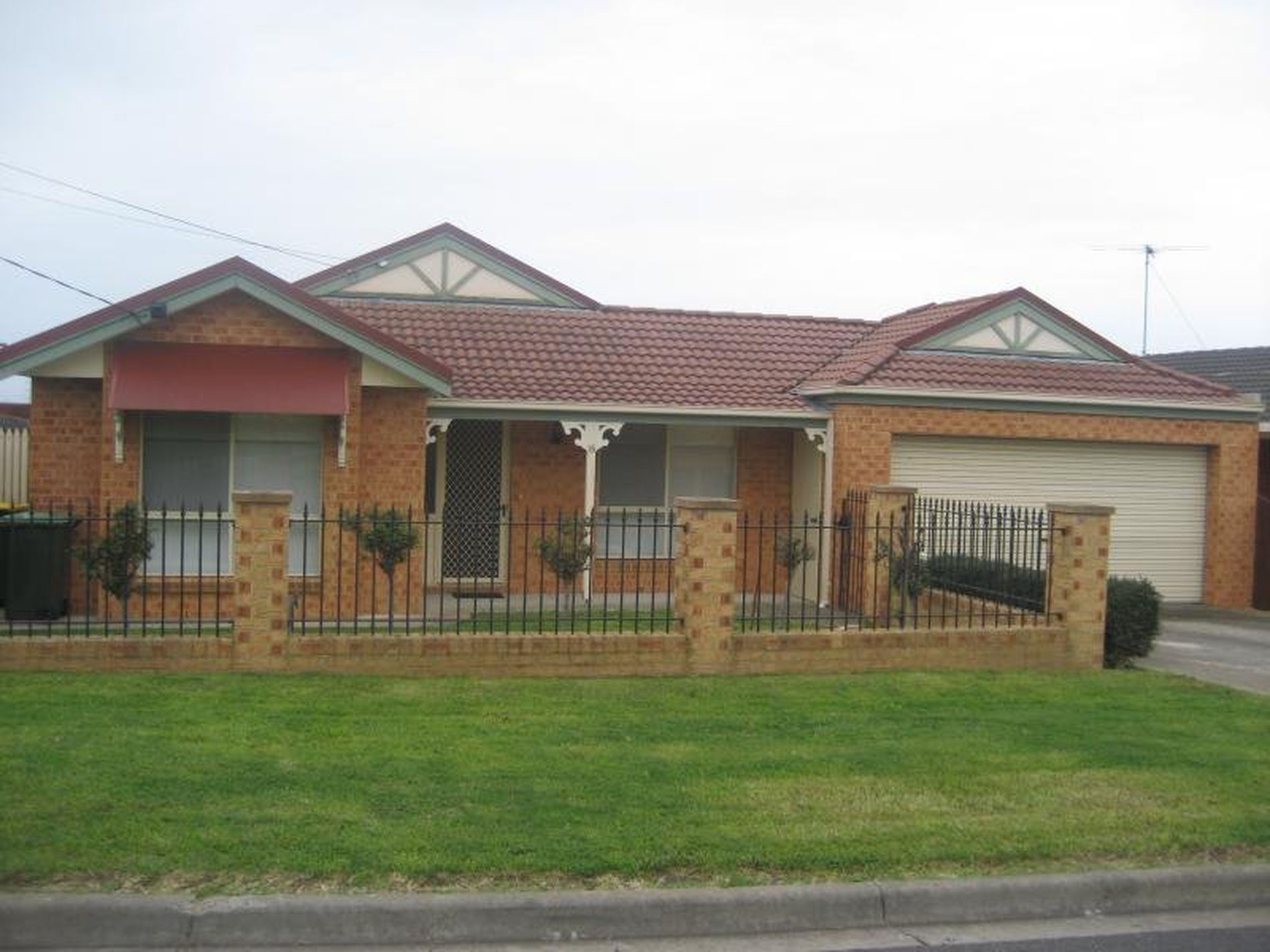 15 Rushden Close, Bell Post Hill