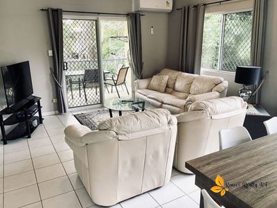 8 / 9 Hogan Court, Gray