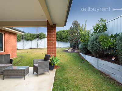 8 GILLMAN TERRACE, Wodonga