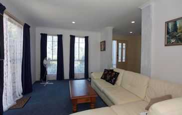 6 Grange Circuit, Beaconsfield