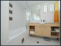 46 / 10 Grand Pde , Kawana Island