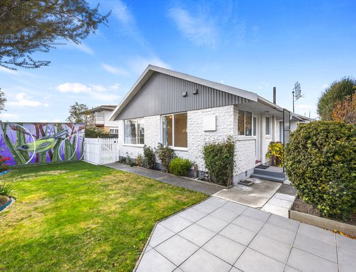 4/9 Division Street, Riccarton