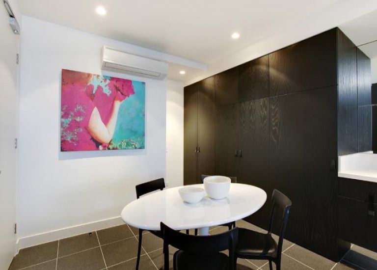 1606 / 12 Claremont Street, South Yarra