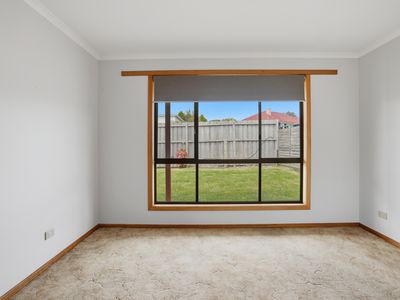 8 River Leads Drive, George Town