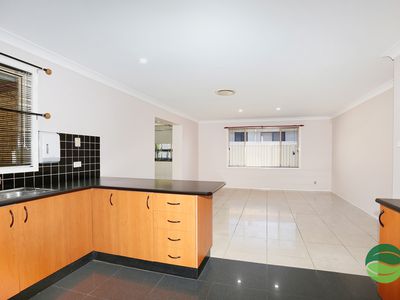 23 Gillian Crescent, Hassall Grove