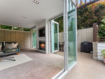 12B Parr Terrace, Castor Bay