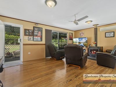 24 Barrs Road, Glass House Mountains