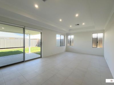 28 Townsend Street, Lakelands