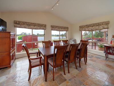 12 Willow Way, Table Top