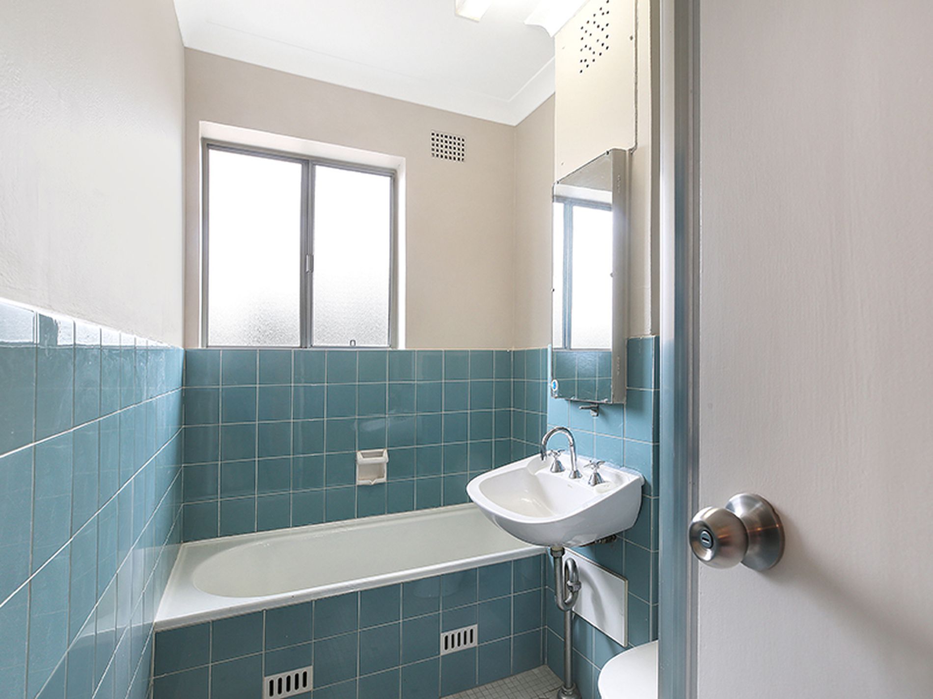 9 / 30 Barber Avenue, Eastlakes