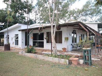 100 Nagle Street, Millchester