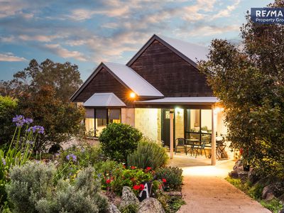 Charming One-Bedroom Cottage with Private Garden
