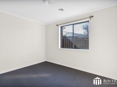 2 / 8 Gayle Court, Clayton South