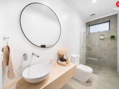 32 Jenkinson Drive, Elizabeth Hills