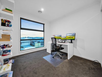 7 Walhallow Drive, Clyde North