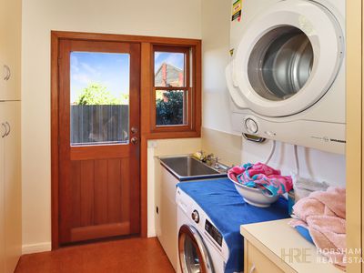 18 James Street, Horsham