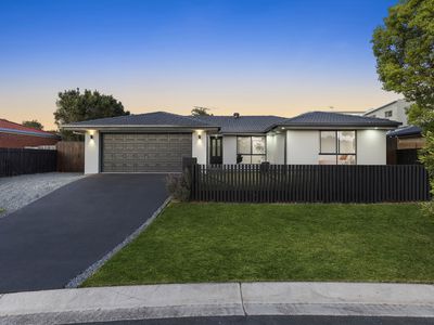 5 Eggleton Place, Wakerley