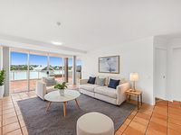 135 Macquarie Street, Teneriffe